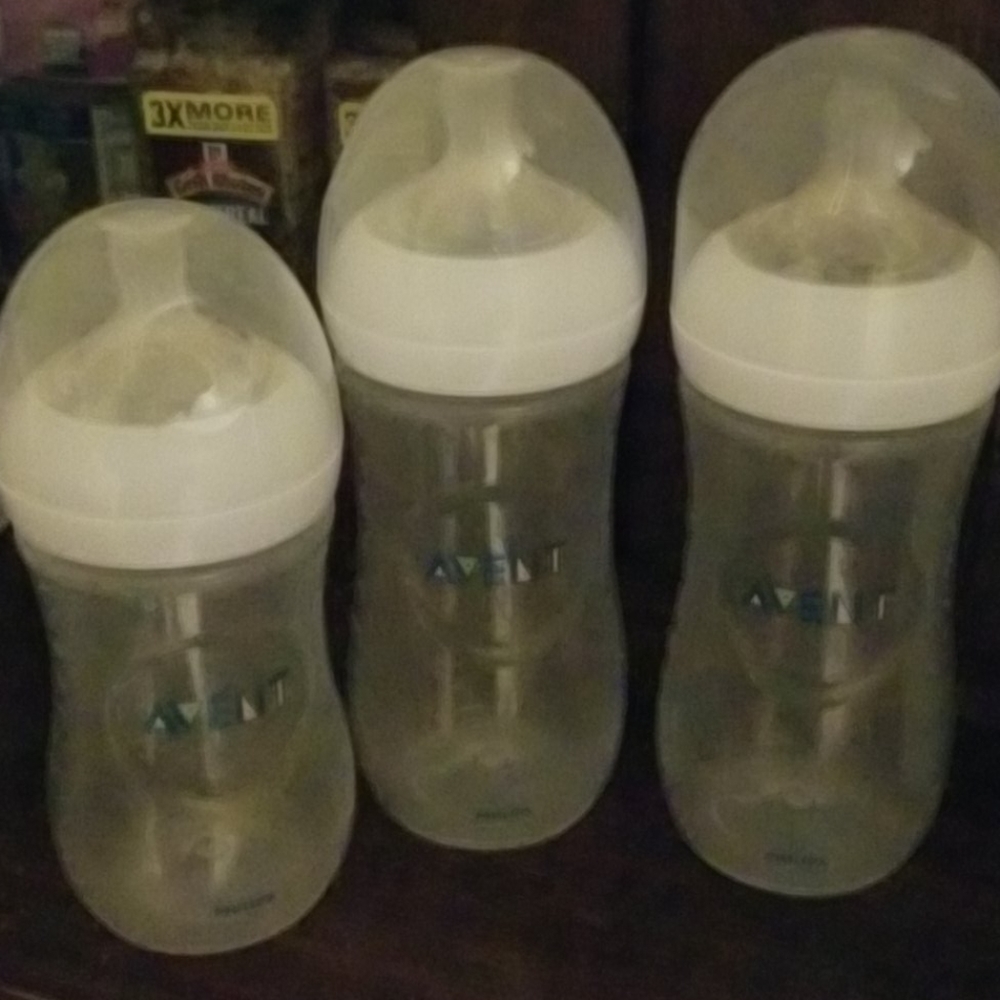 3 Avent Baby Bottles Feeding